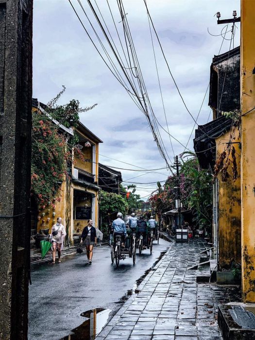 Hội An trong ngày mưa vẫn rực rỡ không kém dù thời tiết không mấy thuận lợi