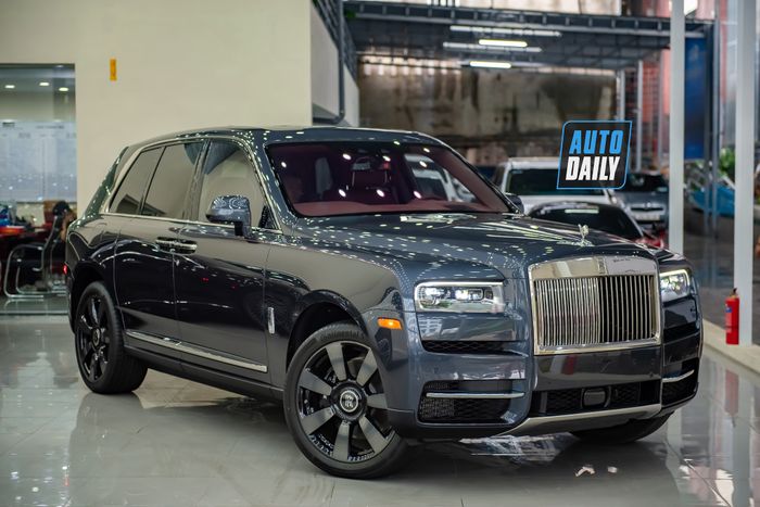 Khám phá chiếc Rolls-Royce Cullinan 2022 với màu sắc độc nhất tại Việt Nam