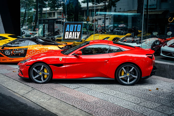 Thăm gần Ferrari Portofino M đầu tiên tới Việt Nam: siêu xe mui trần với giá cực kỳ hấp dẫn dưới 20 tỷ đồng ferrari-portofino-m-dau-tien-viet-nam-Mytour-1.JPG