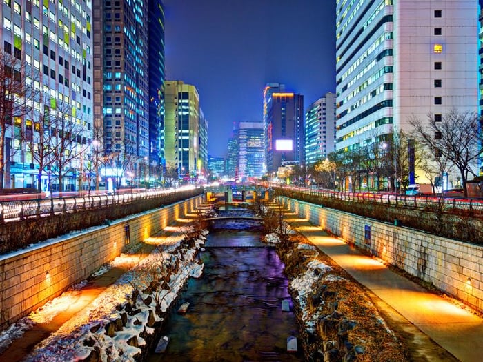 Khám phá suối Cheonggyecheon, một điểm dừng chân xanh mát giữa lòng Seoul 2