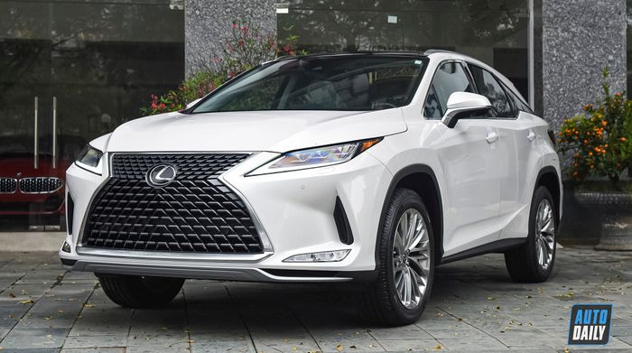 Khám phá gần hơn chiếc Lexus RX350 2022 nhập khẩu từ Mỹ thông qua showroom tư nhân