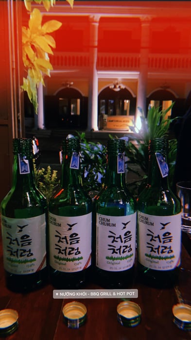 Nướng Khói BBQ Hội An - Thưởng thức thịt nướng và uống rượu soju trên vỉa hè Phố cổ