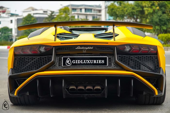 Sau hơn 5 năm sở hữu, đại gia Hà Nội đã quyết định tạm biệt chiếc Lamborghini Aventador SVJ Roadster.