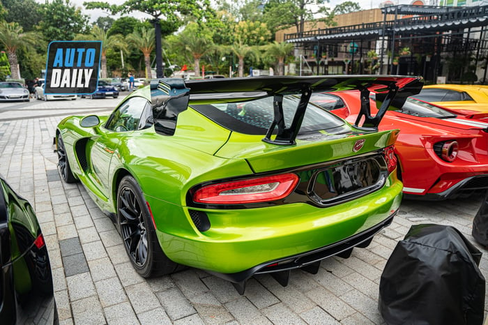 Khám phá chi tiết chiếc Dodge Viper ACR Snakeskin độc nhất Việt Nam, giá trị trên 20 tỷ sau thuế dodge-viper-acr-snakeskin-Mytour-9.JPG