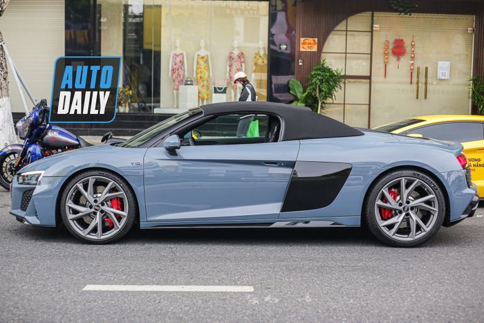 Khám phá chiếc Audi R8 Spyder RWD đầu tiên có giá gần 20 tỷ đồng về Việt Nam