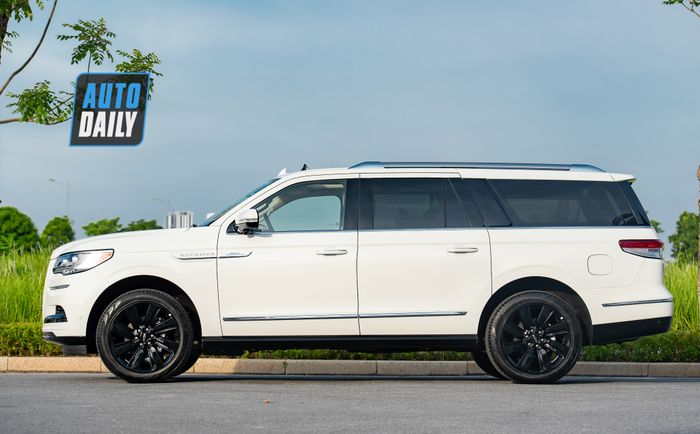 Khám phá chiếc Lincoln Navigator 2022, mẫu xe giá hơn 8 tỷ đầu tiên về Việt Nam lincoln-navigator-2022-dau-tien-viet-nam-Mytour-3.JPG