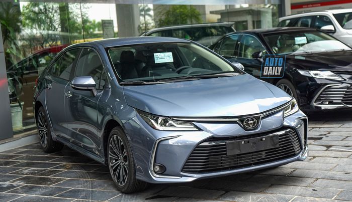 Khám phá gần hơn Toyota Corolla Altis 2022 tại đại lý, đối đầu với Honda Civic adt-0025-copy.jpg