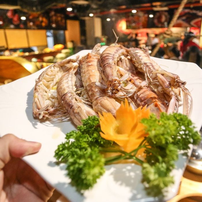 Bí mật lạc lối trong thiên đường hải sản của Ngư Trường Buffet Hải Sản Hải Phòng 11