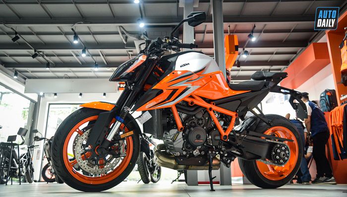 Thông tin chi tiết về KTM 1290 Super Duke R Evo với giá bằng Hyundai Tucson xăng đặc biệt ktm-1290-super-duke-r-20.jpg