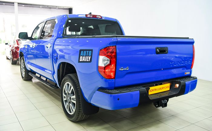 Ảnh chi tiết của Toyota Tundra 1794 Edition 2021 mới về Việt Nam t6.jpg