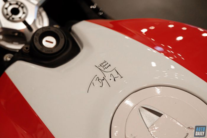 “Hiếm có” Ducati Panigale V2 phiên bản kỷ niệm Troy Bayliss về Việt Nam Ducati Panigale V2 Bayliss (5).jpg