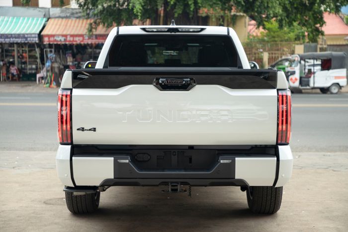 Toyota Tundra 2022 xuất hiện ở Campuchia, sắp về Việt Nam 277782688-2817183138589948-4609210505847253698-n.jpeg