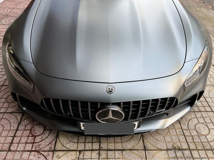 Đại gia Đặng Lê Nguyên Vũ đã mua chiếc Mercedes-AMG GT R từ doanh nhân Quốc Cường.