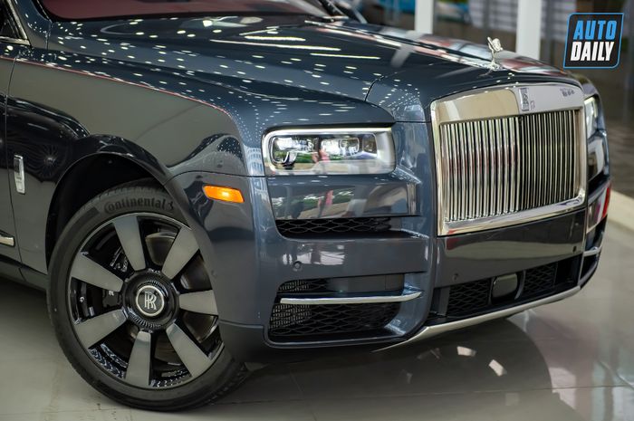 Khám phá chiếc Rolls-Royce Cullinan 2022 với màu sắc độc nhất tại Việt Nam