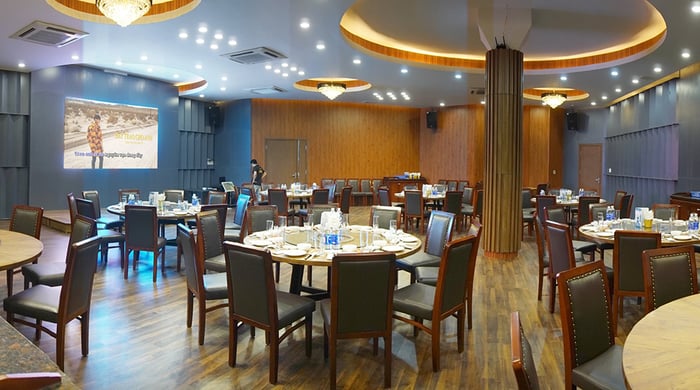 Khám phá ẩm thực tại chuỗi nhà hàng hải sản Talata Seafood Restaurant 4