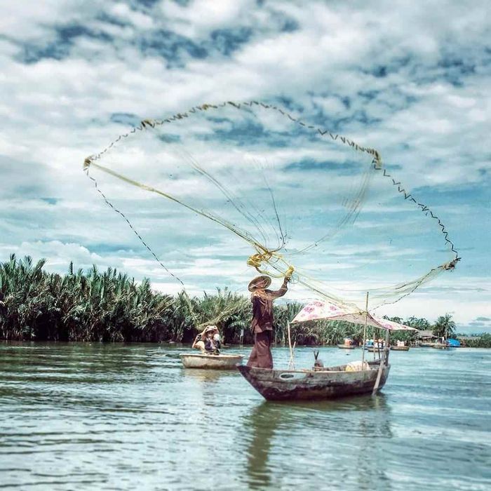 Trải nghiệm đi thuyền trên sông Thu Bồn thú vị đến tận tay 9