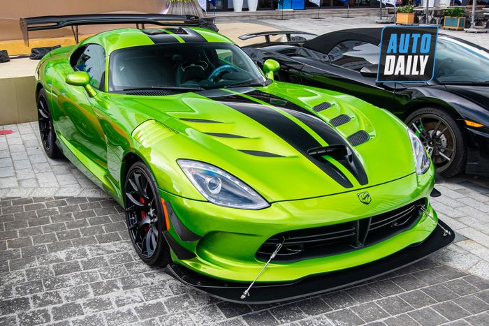 Khám phá chiếc Dodge Viper ACR Snakeskin độc nhất Việt Nam, giá trị trên 20 tỷ sau thuế