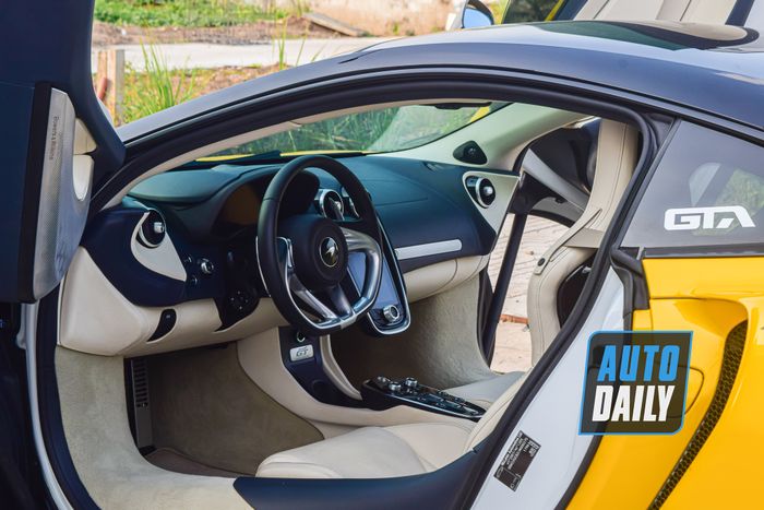 Khám phá siêu xe McLaren GT giá hơn 15 tỷ đồng, cốp rộng hơn cả Toyota Camry