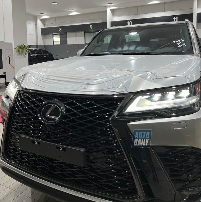 Lexus LX600 F Sport 2022 đầu tiên về Việt Nam hình ảnh lexus-lx600-5.jpg