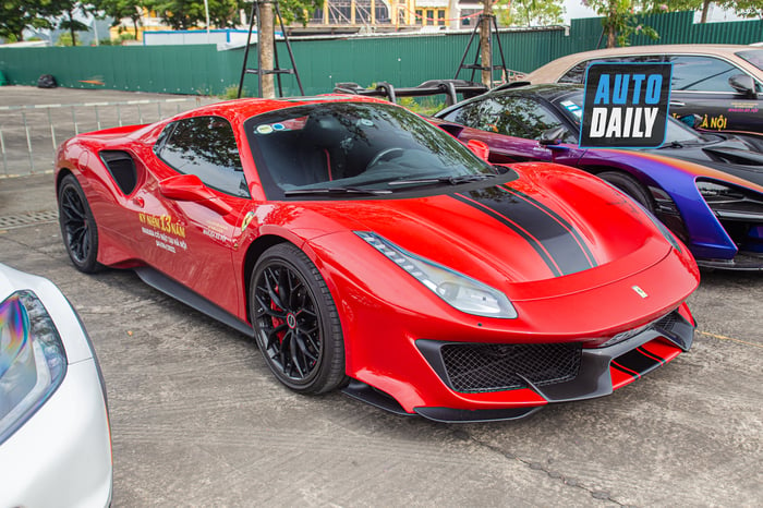 Có gì đặc biệt trên chiếc Ferrari 488 Pista Spider, có giá gần 40 tỷ đồng, khiến nó trở thành trung tâm chú ý ngay sau khi về Việt Nam?