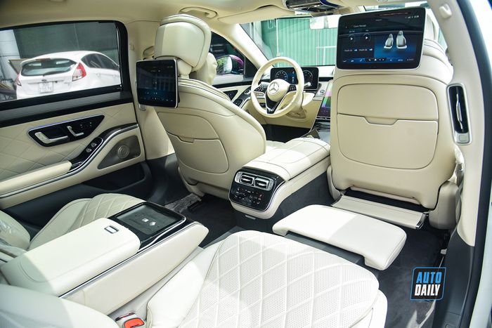 Chuyển đổi Mercedes-Benz S450 tiêu chuẩn thành S-Class Maybach 2022 23.jpg