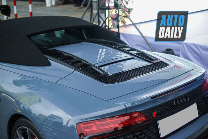 Khám phá chiếc Audi R8 Spyder RWD đầu tiên có giá gần 20 tỷ đồng về Việt Nam