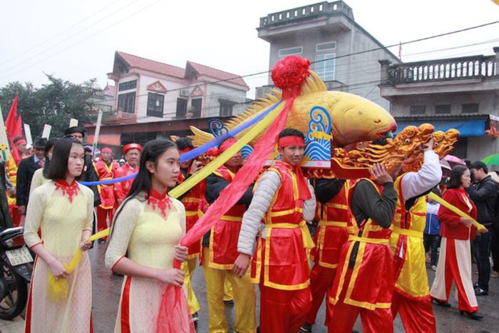 Lễ hội Cầu Ngư tại Hải Phòng mang đậm tính đặc sắc và độc đáo nhờ vào các hoạt động truyền thống.