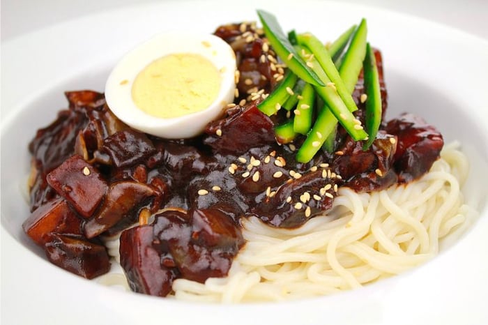 Thưởng thức mì Jajangmyeon ngon và nổi tiếng ở Hàn Quốc