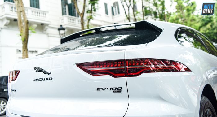 Xe điện Jaguar I-Pace EV400 chính hãng đến từ Hà Nội, có thể di chuyển 470 km/lần sạc adt-2249.jpg