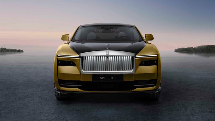 Rolls-Royce Spectre 2024 đã nhận được hàng trăm đơn đặt hàng trước khi ra mắt. Mẫu coupe điện siêu sang này hứa hẹn sẽ làm say lòng nhiều người với khả năng đi được 520 km sau mỗi lần sạc đầy pin.