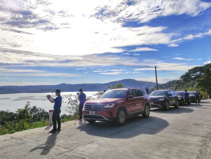 Hành trình đầy thách thức với Volkswagen Teramont chinh phục những con đường đèo dốc Tây Nguyên. Hình ảnh: Volkswagen Teramont (1).jpeg