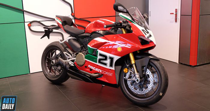 “Hàng hiếm” Ducati Panigale V2 phiên bản kỷ niệm Troy Bayliss về Việt Nam Ducati Panigale V2 Bayliss (2).jpg