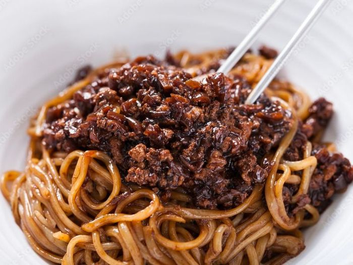 Thưởng thức mì Jajangmyeon ngon và nổi tiếng ở Hàn Quốc 7