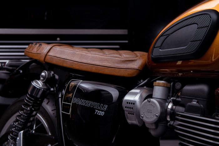 Thưởng thức vẻ đẹp tuyệt vời của Triumph Bonneville T120 1959 Legends Custom Triumph Bonneville T120 Legends Custom (10).jpg