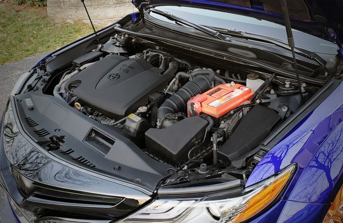 Toyota Camry đã trải qua quá trình độ với hơn 100.000 USD, từng được trưng bày tại triển lãm SEMA và đang được bán với giá 'mềm' 2018-toyota-camry-1.jpeg