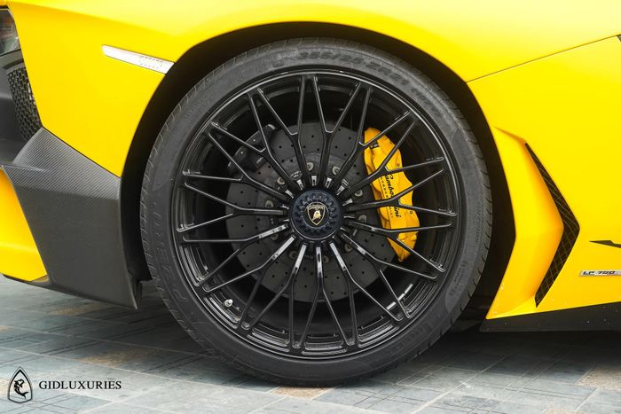 Sau hơn 5 năm sử dụng, đại gia Hà Nội đã chia tay chiếc Lamborghini Aventador SVJ Roadster.