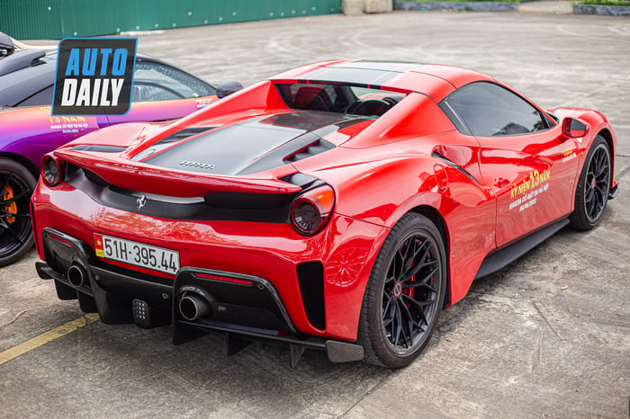 Có gì đặc biệt trên chiếc Ferrari 488 Pista Spider, có giá gần 40 tỷ đồng, khiến nó trở thành trung tâm chú ý ngay sau khi về Việt Nam?