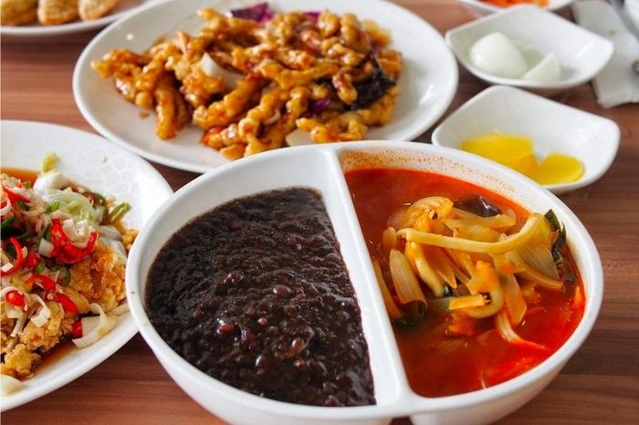 Thưởng thức mì Jajangmyeon ngon và nổi tiếng ở Hàn Quốc 11