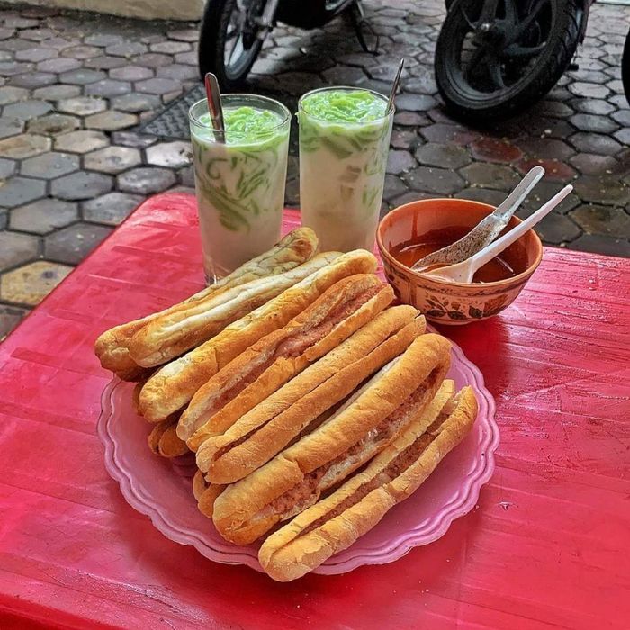 Trải nghiệm ẩm thực đặc sắc của Hải Phòng trong một ngày với Food tour