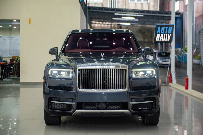 Khám phá chiếc Rolls-Royce Cullinan 2022 với màu sắc độc nhất tại Việt Nam