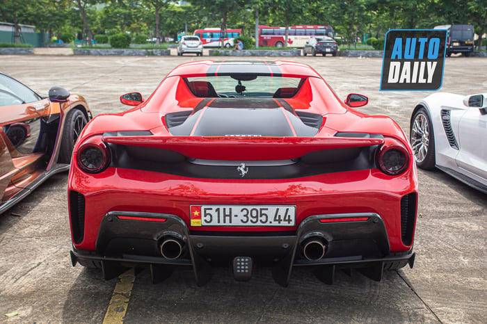 Có điều gì đặc biệt trên chiếc Ferrari 488 Pista Spider, có giá gần 40 tỷ đồng, khiến nó trở thành trung tâm chú ý ngay sau khi về Việt Nam?