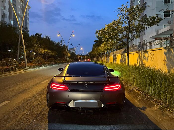 Đại gia Đặng Lê Nguyên Vũ đã mua chiếc Mercedes-AMG GT R từ doanh nhân Quốc Cường 276313768-2147337172108701-2311162583665217459-n.jpeg