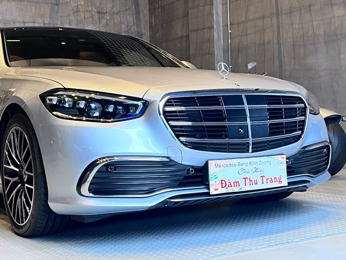 Đàm Thu Trang mua chiếc Mercedes-Benz S450 L Luxury 2022 với giá 5,5 tỷ đồng 4987a38a84ed44b31dfc.jpg