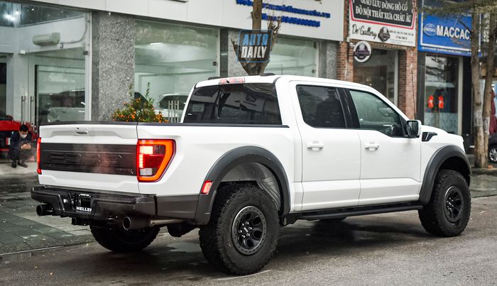 Hình ảnh chi tiết của mẫu xe Ford F-150 Raptor 2022 đầu tiên xuất hiện tại Việt Nam (adt-8199-copy.jpg)