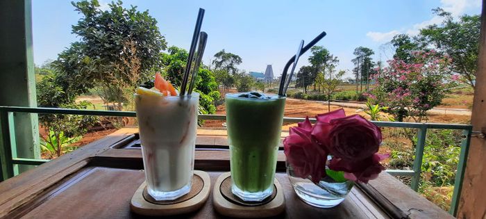 Thưởng thức không khí ấm áp của Mộc Lan Cafe vào cuối tuần với view miền cao lãng mạn