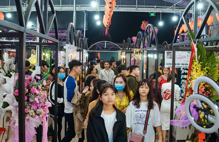 Chợ đêm Huế - Nơi mua sắm và vui chơi thả ga lý tưởng 11