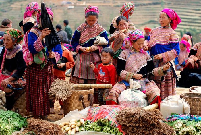 Chợ Lào Lóng Sập - Nơi giao lưu văn hóa hai nước Việt Nam và Lào 4