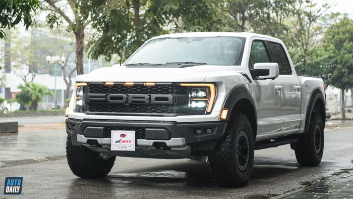 Hình ảnh chi tiết của mẫu xe Ford F-150 Raptor 2022 đầu tiên xuất hiện tại Việt Nam (adt-8234.jpg)