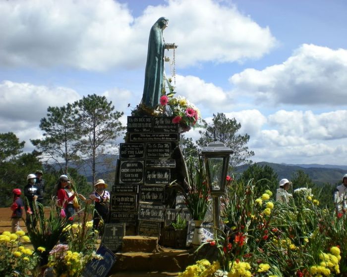 Đến thăm Trung tâm hành hương Đức Mẹ Măng Đen 3