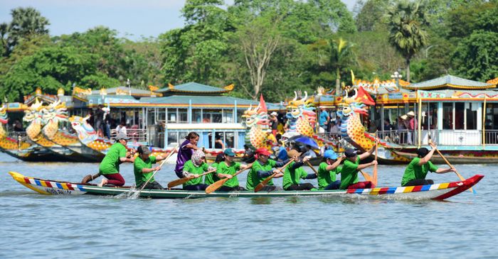 Hội đua ghe truyền thống - Lễ hội độc đáo tại Cố đô Huế - Phần 8